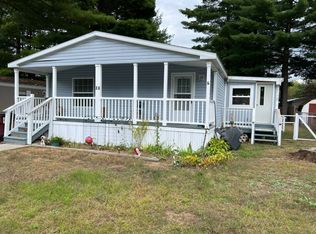 36 Pine Cone Dr, Queensbury, NY 12804