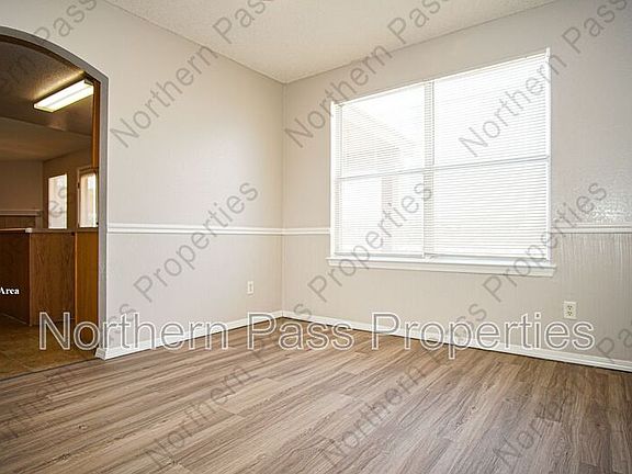 5th image of 817 Dakota River Ave