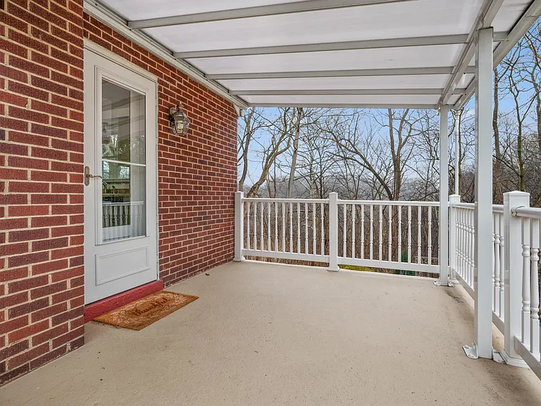 250 Clifford Ave — Photo 13