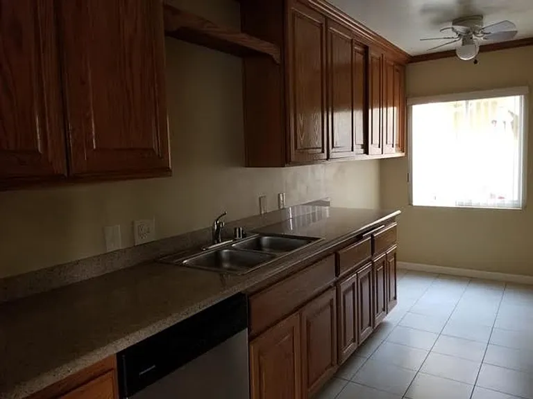 3676 Redondo Beach Blvd — Photo 5