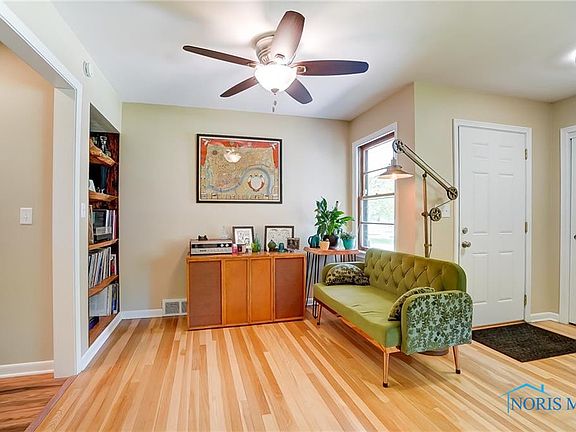 2nd image of 1011 Stall Dr