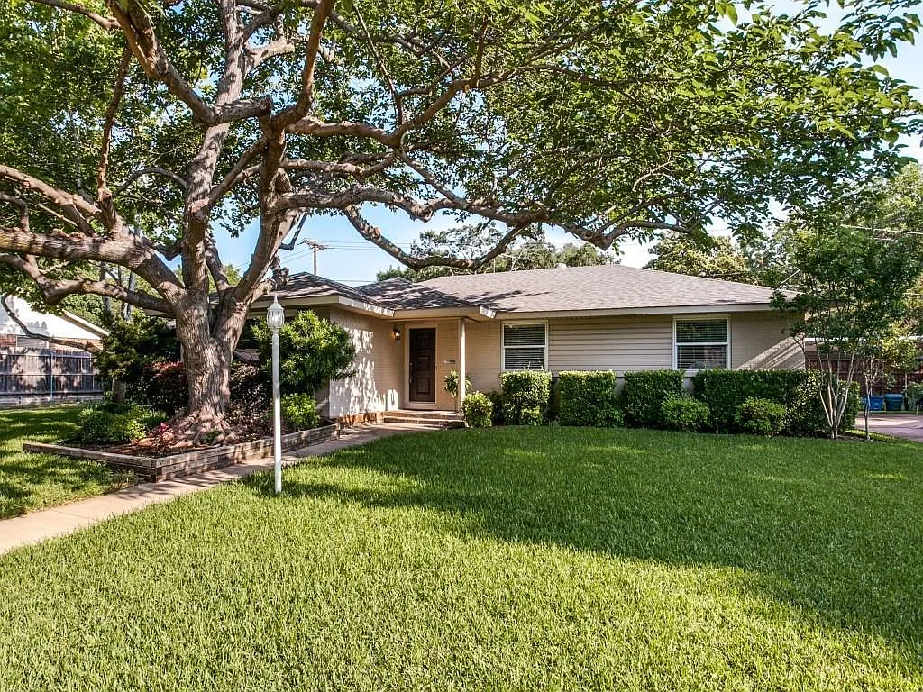 4 bed, 2096 sqft, $3,495 — Photo 2