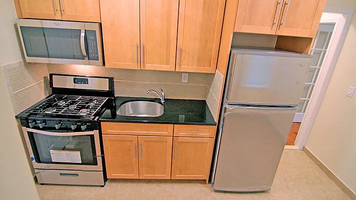 Rented by Tryax Realty Management | media 8