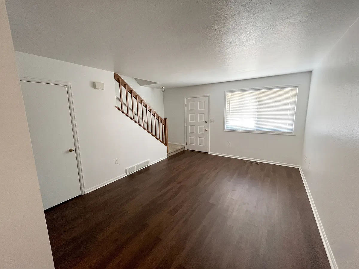 Building Photo - 2151 E Bridge St #1