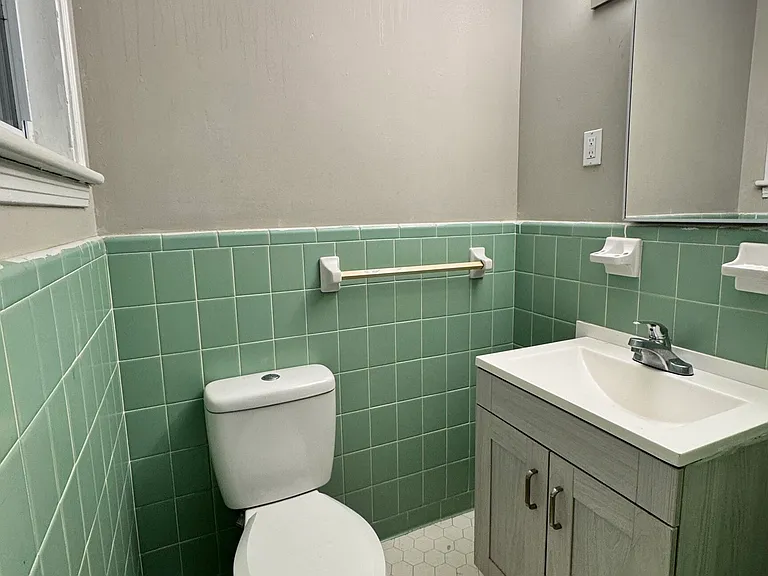452 Windsor Dr SW — Photo 9