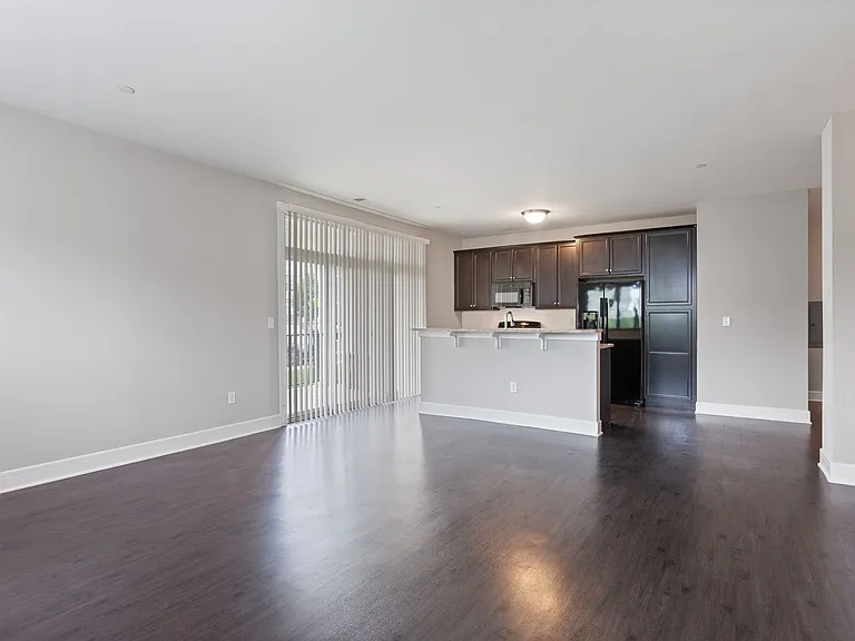 Essex Chase Apartments — Photo 26