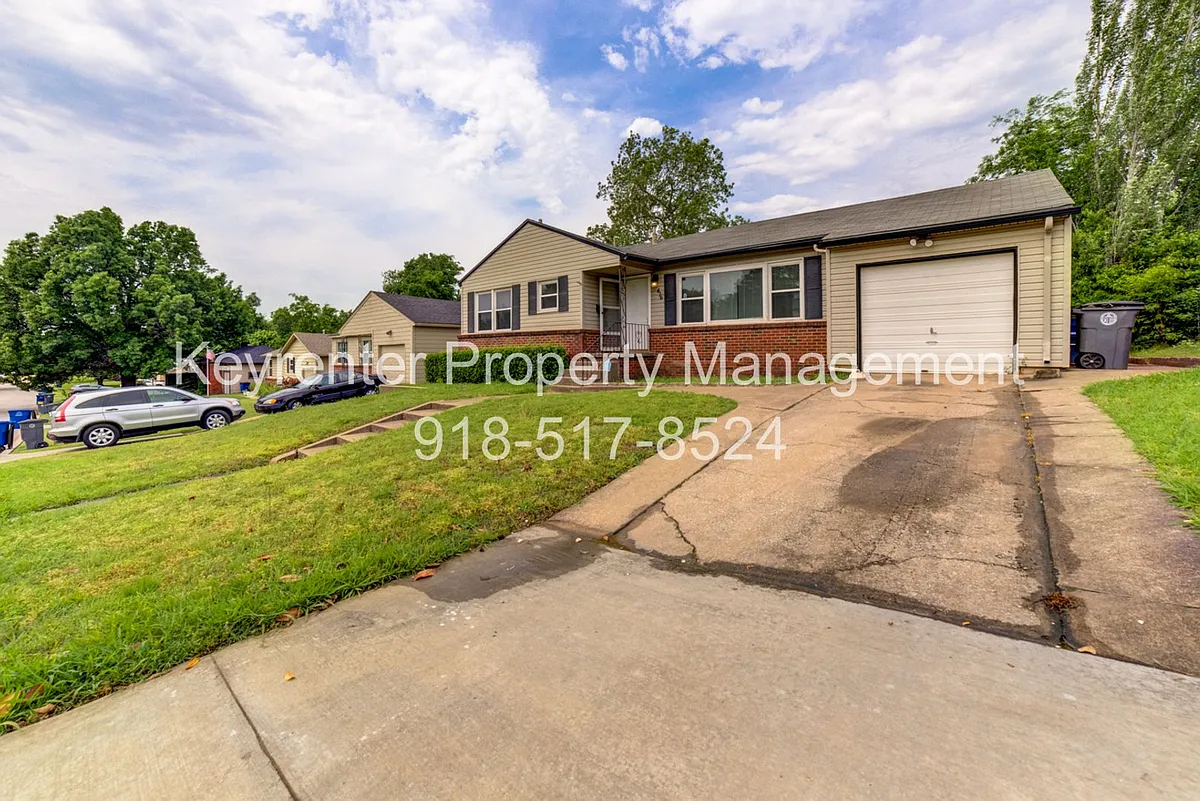 Building Photo - 476 S 79th East Ave