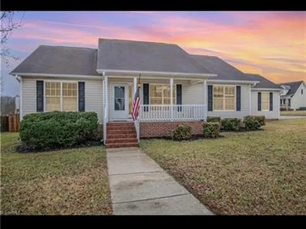 402 Sterling Ridge Dr, Archdale, NC 27263