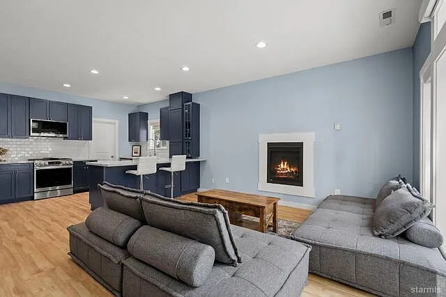 1053 William Ave — Photo 4