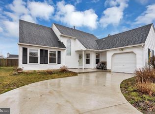17 Winterset Ln, Marlton, NJ 08053