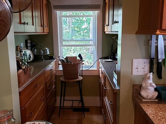 3rd image of 12 Cottage Ct