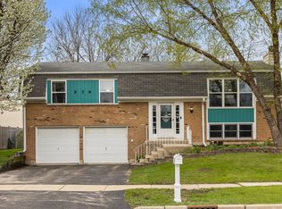 579 N Pinecrest Rd, Bolingbrook, IL 60440