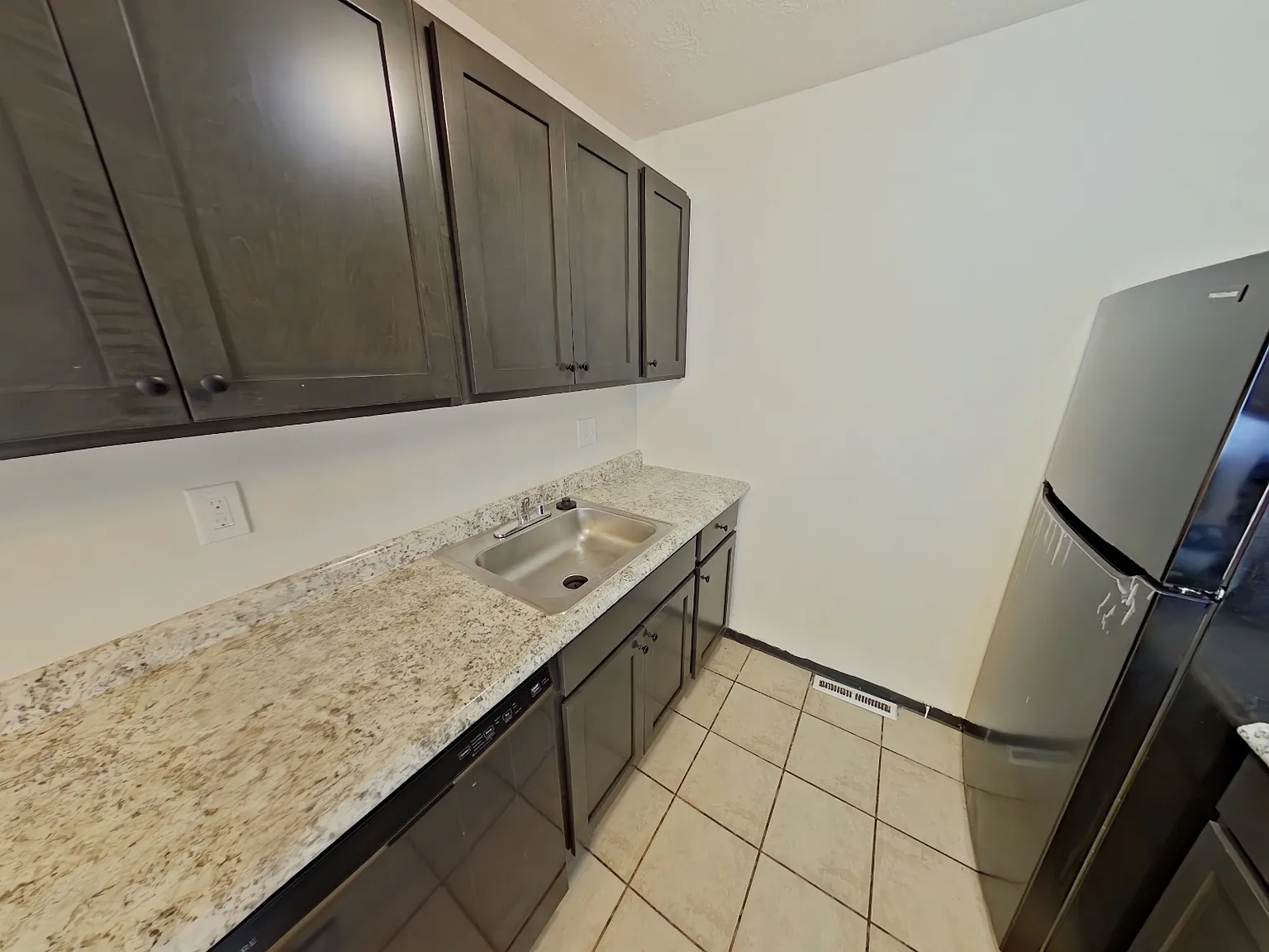2 bed, $1,175 — Photo 4