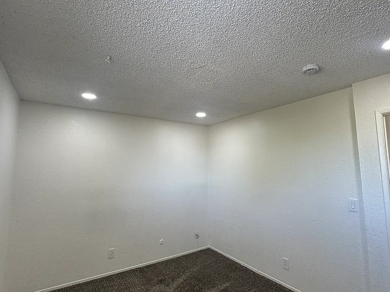 118 Yorkshire Ct #D — Photo 12