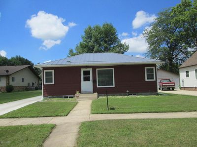 161 6th St NE, Watertown, SD, 57201