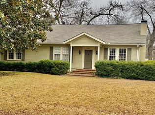 205 Riverside Dr, Greenwood, MS 38930