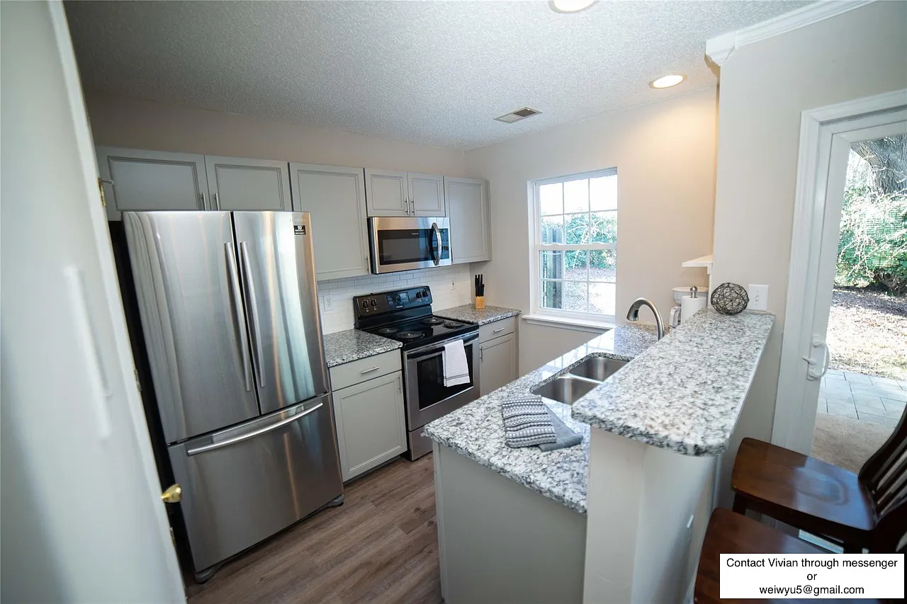 2 bed, 1.5 bath, 982 sqft, $2,200 — Photo 3