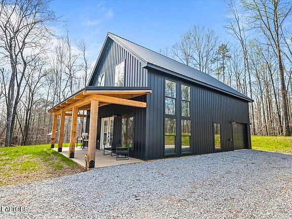 4th image of 3061 Jones Ridge Rd