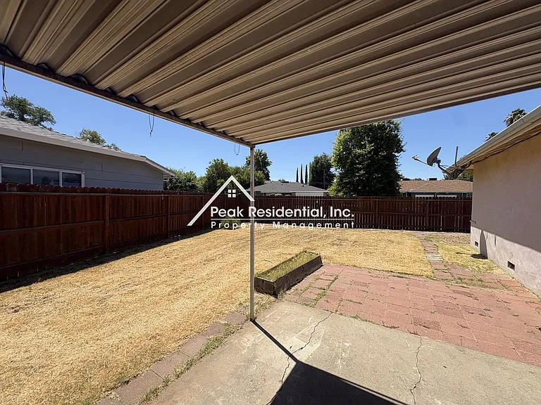 6100 Madison Ave — Photo 15