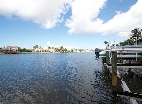 2nd image of 210 Waterside Cir Unit 102