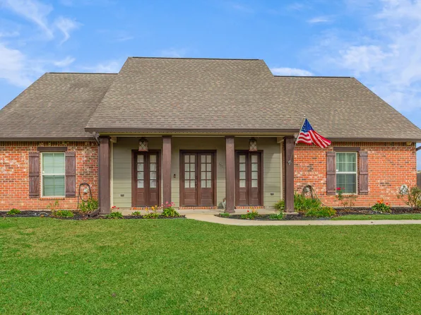151 Suzanne Dejean Dr, Opelousas, LA 70570