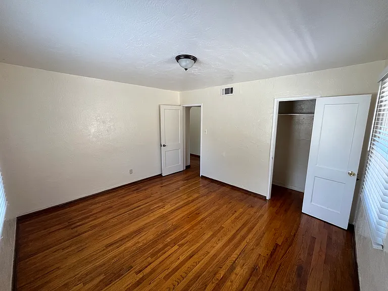 813 Wilmoore Dr SE — Photo 18