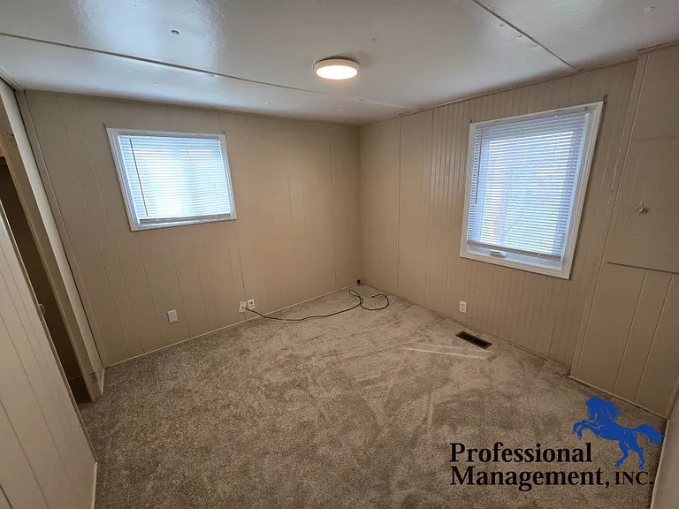 819 Heights Ln — Photo 6
