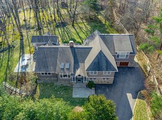21 Upland Ln, Armonk, NY 10504