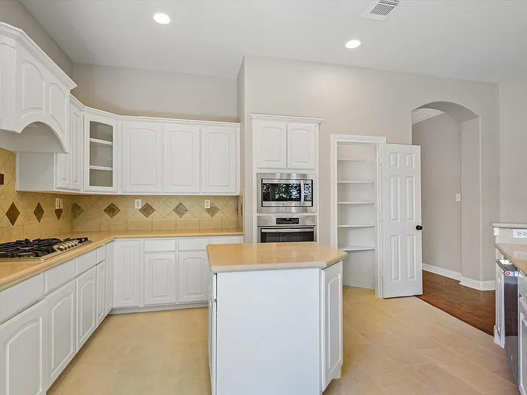 2635 Katie Harbor Dr — Photo 9