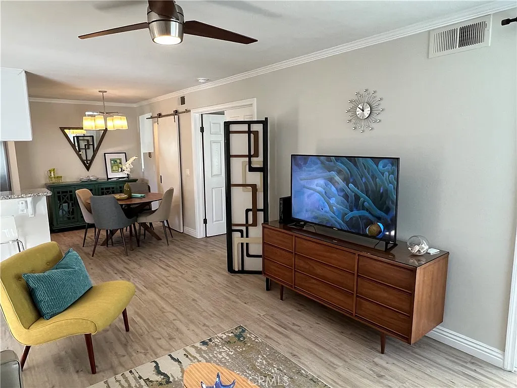 1 bed, 701 sqft, $4,950 — Photo 4