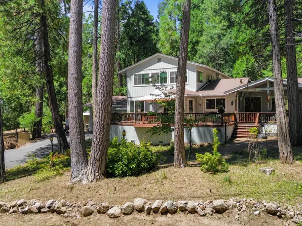 2398 Country Club Dr, Arnold, CA 95223