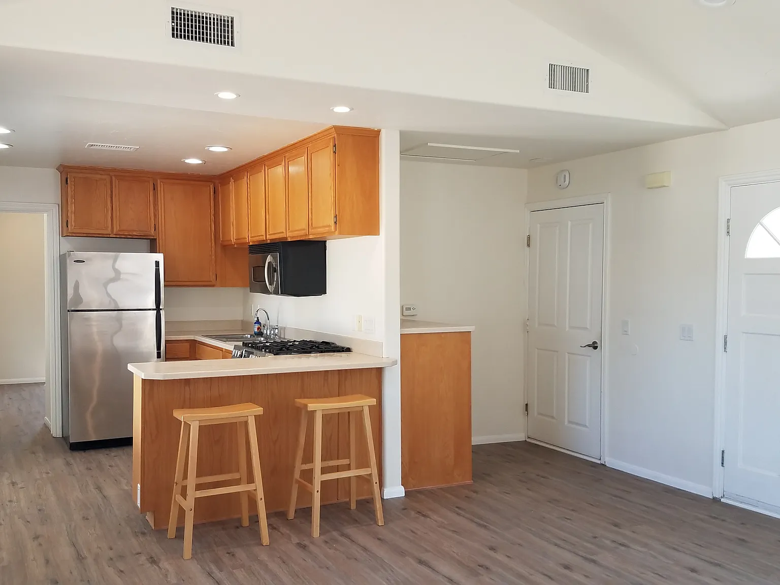 1 bed, 1.5 bath, 700 sqft, $3,100 — Photo 3