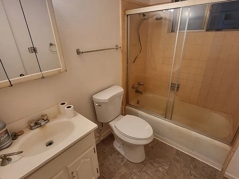 2068 W Sheffield Mnr — Photo 6