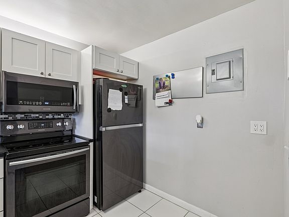 3rd image of 6500 Cypress Rd APT 508