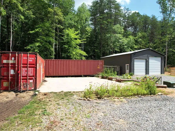 686 Welcome Valley Rd, Benton, TN 37307