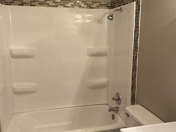 4th image of 3836 Morris Dr