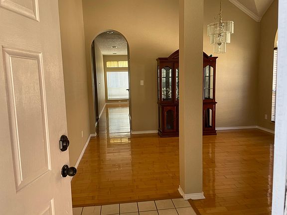 3rd image of 5213 Glen Vista Dr
