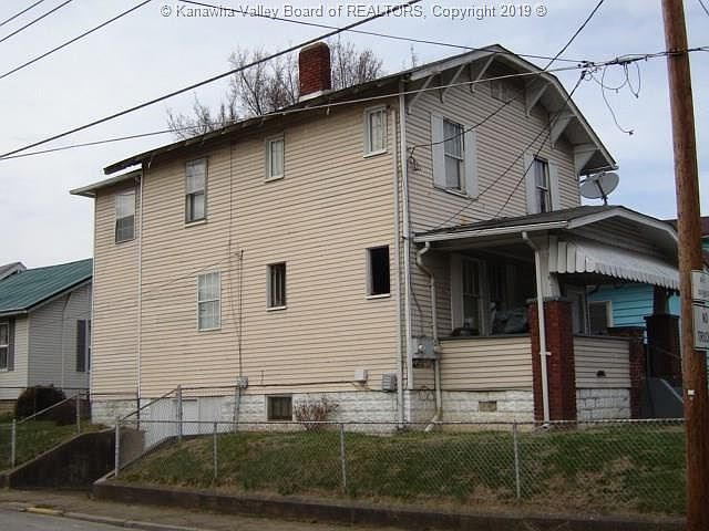 2nd image of 401 Russell St