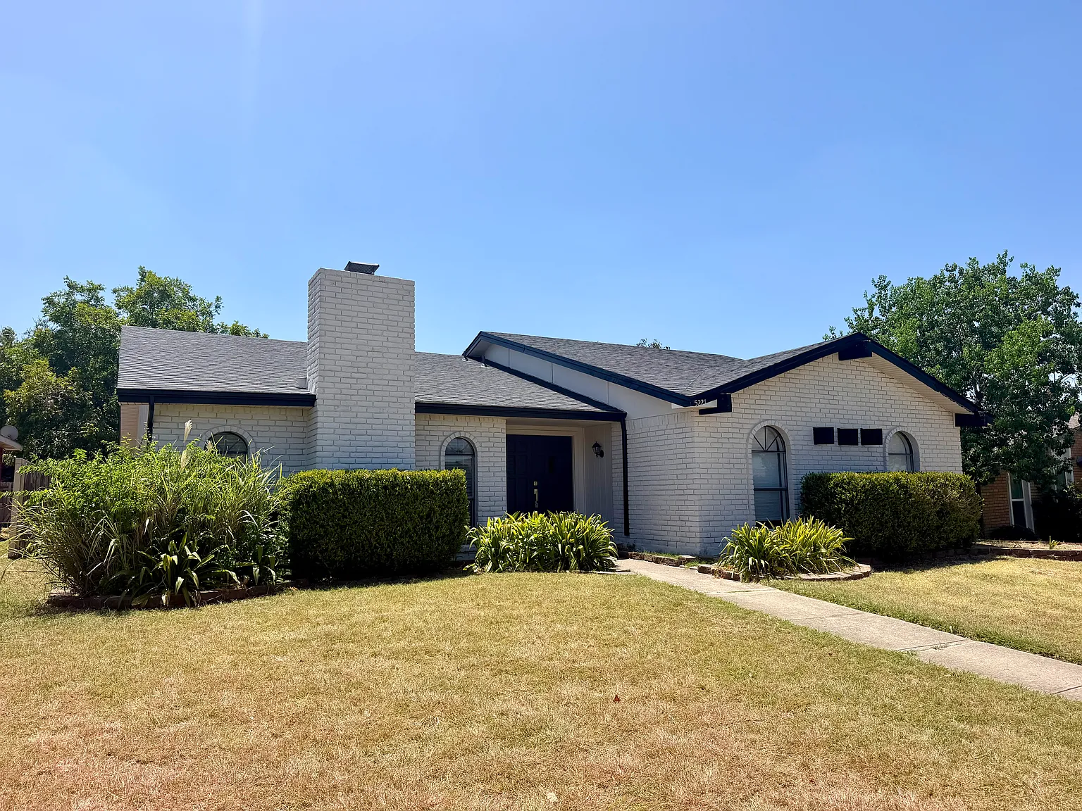 3 bed, 1881 sqft, $2,500 — Photo 3