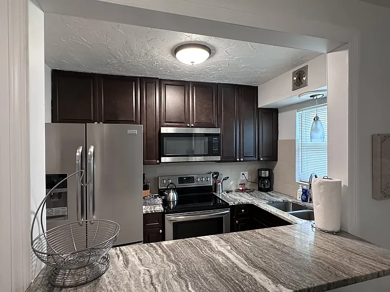 122-3700 Haines Rd N #7 — Photo 5