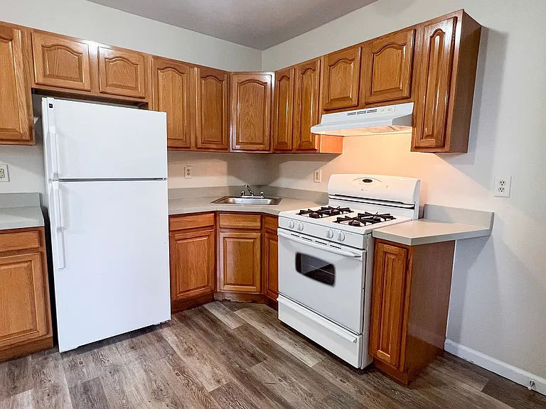 15-17 Dorothy St / Dorothy Apartments LLC — Photo 12
