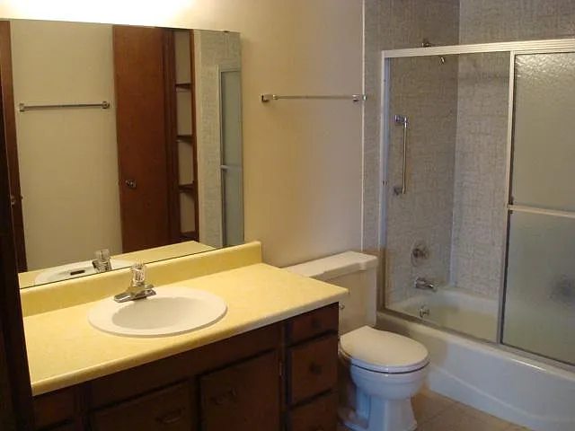 2214 Superior Ave — Photo 6