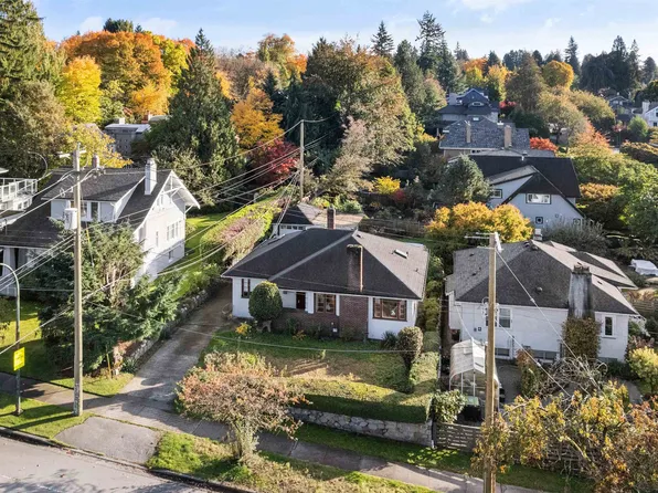 1830 W 33rd Ave, Vancouver, BC V6M 1B2