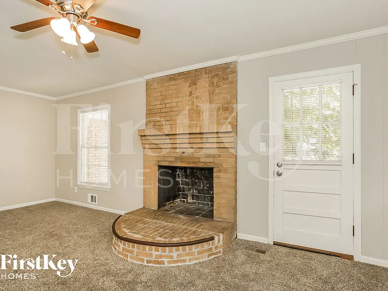 1860 Gherry Dr — Photo 2