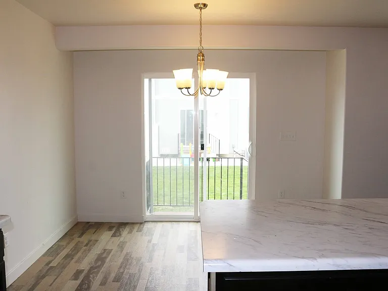 99 E Ashgrove Ln — Photo 5