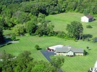 4827 N Cypress Rd, Walnutport, PA 18088