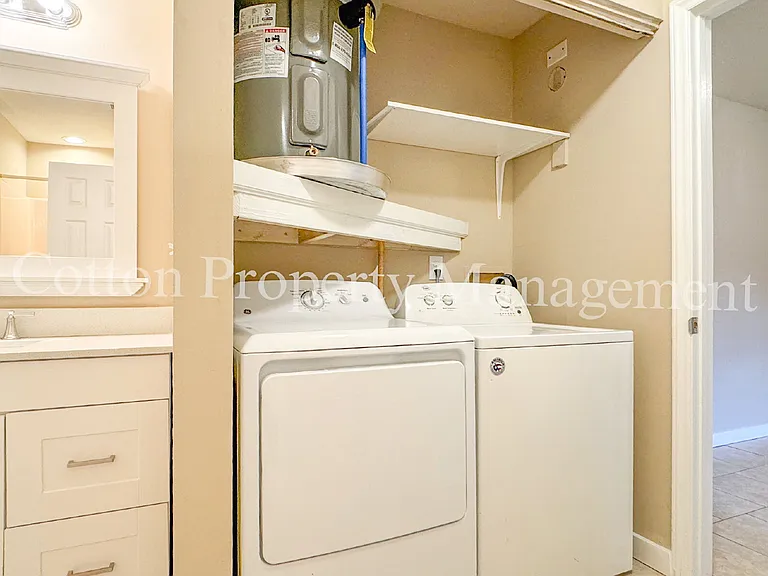 4516 Greentree Rd #9 — Photo 10