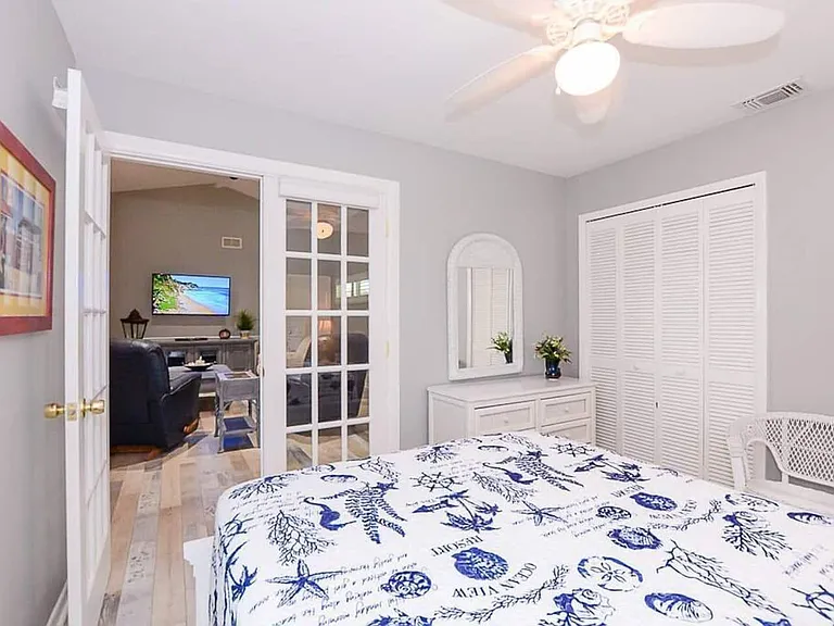 4031 NE Breakwater Dr — Photo 26