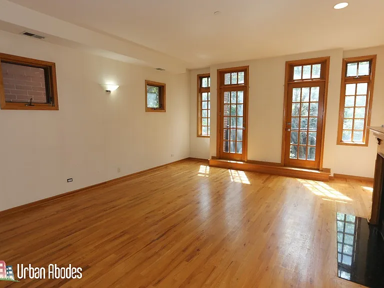 824 W Buckingham Pl #1 — Photo 4