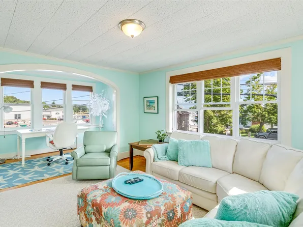33 Union St #2, Plymouth, MA 02360